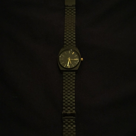 Nixon Minimal “the time teller” watch mint!! - Picture 1 of 6